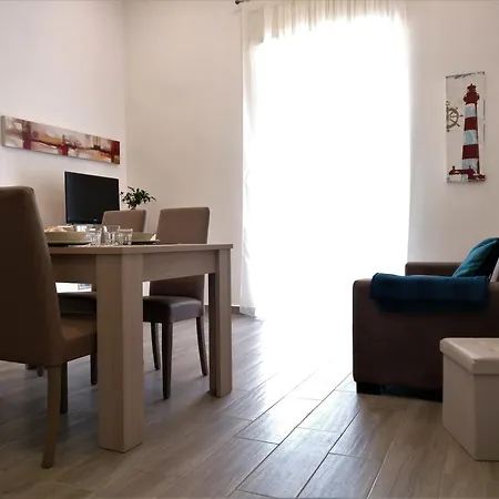 Lucagiordanohouse Apartment